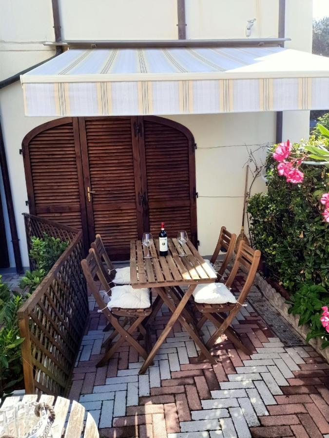 Ferienwohnung La Casa Di Filippo Quercianella Exterior foto